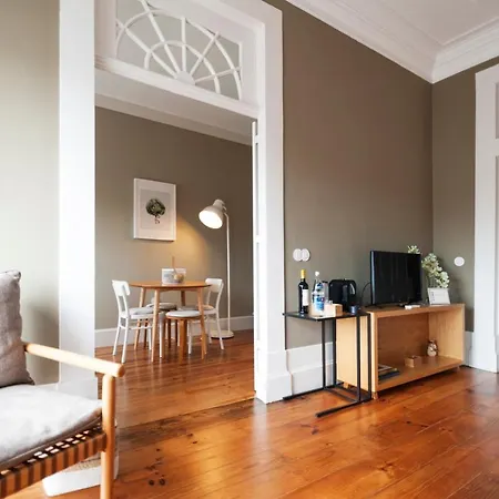 Com Historia 公寓 吉马良斯